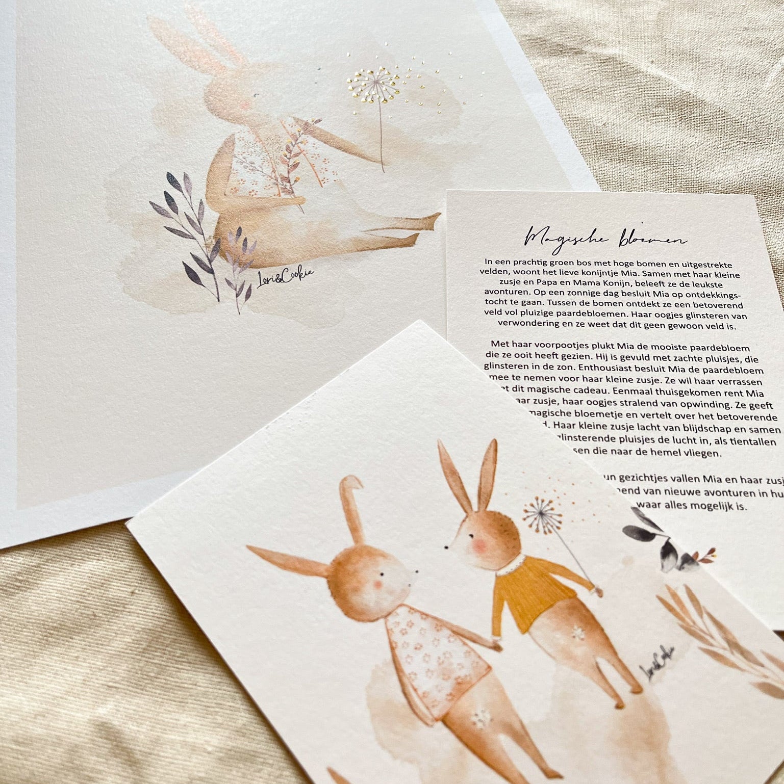 Handgeschilderde kinderkamer poster met goudfolie – "Konijntje Mia" (A3/A4)