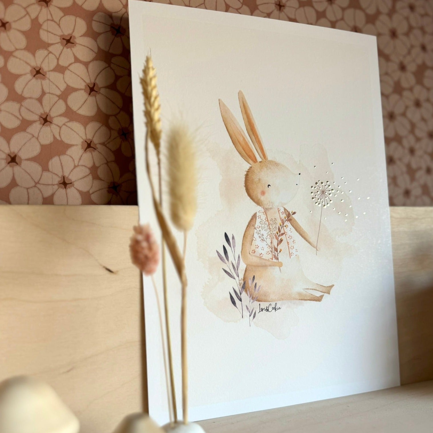 Handgeschilderde kinderkamer poster met goudfolie – "Konijntje Mia" (A3/A4)