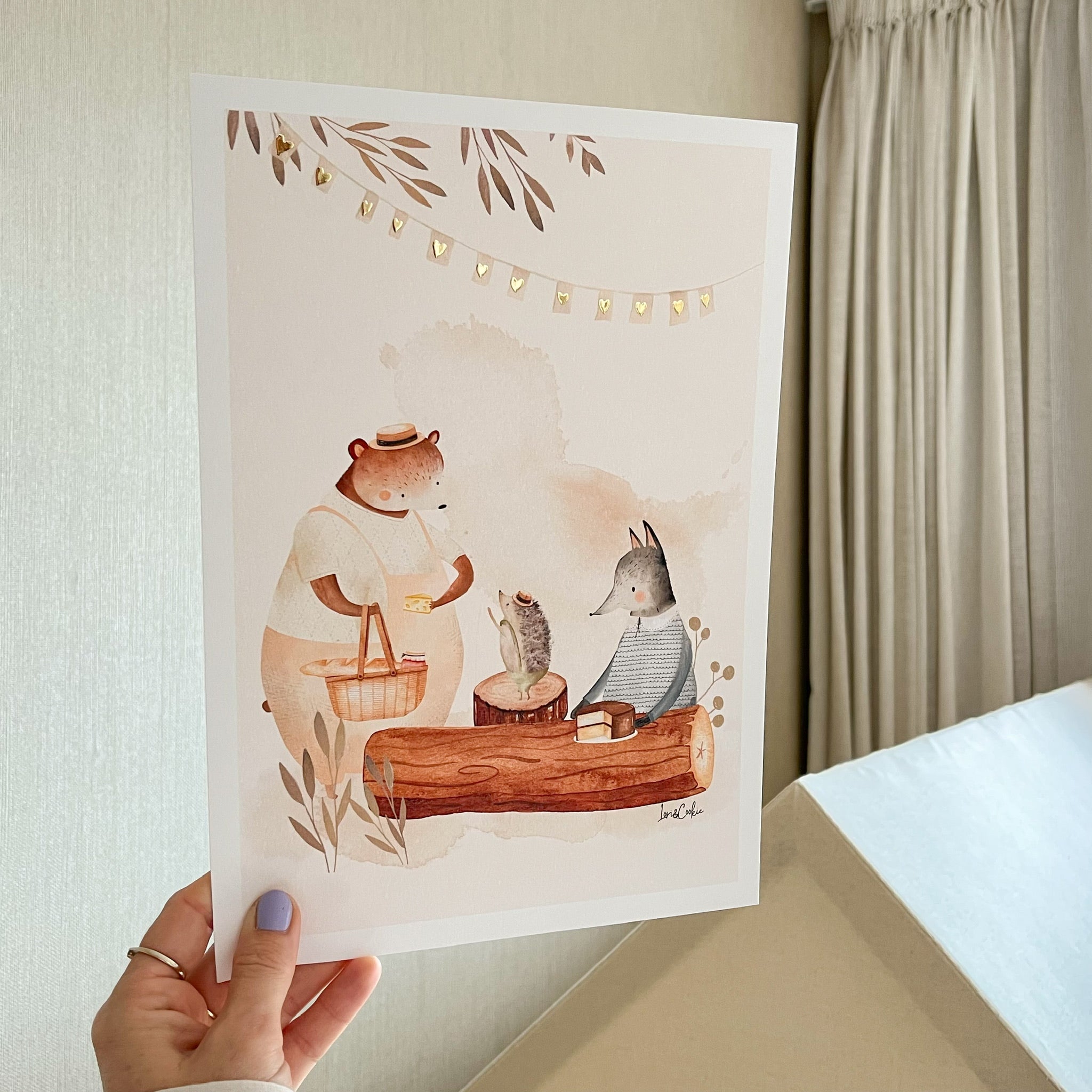 Handgeschilderde kinderkamer poster met goudfolie – "De Vriendenpicknick" (A3/A4)
