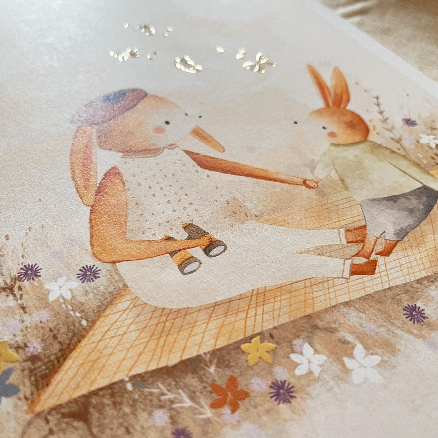 Handgeschilderde kinderkamer poster met goudfolie – "Mama en Mia Konijn" (A3/A4)