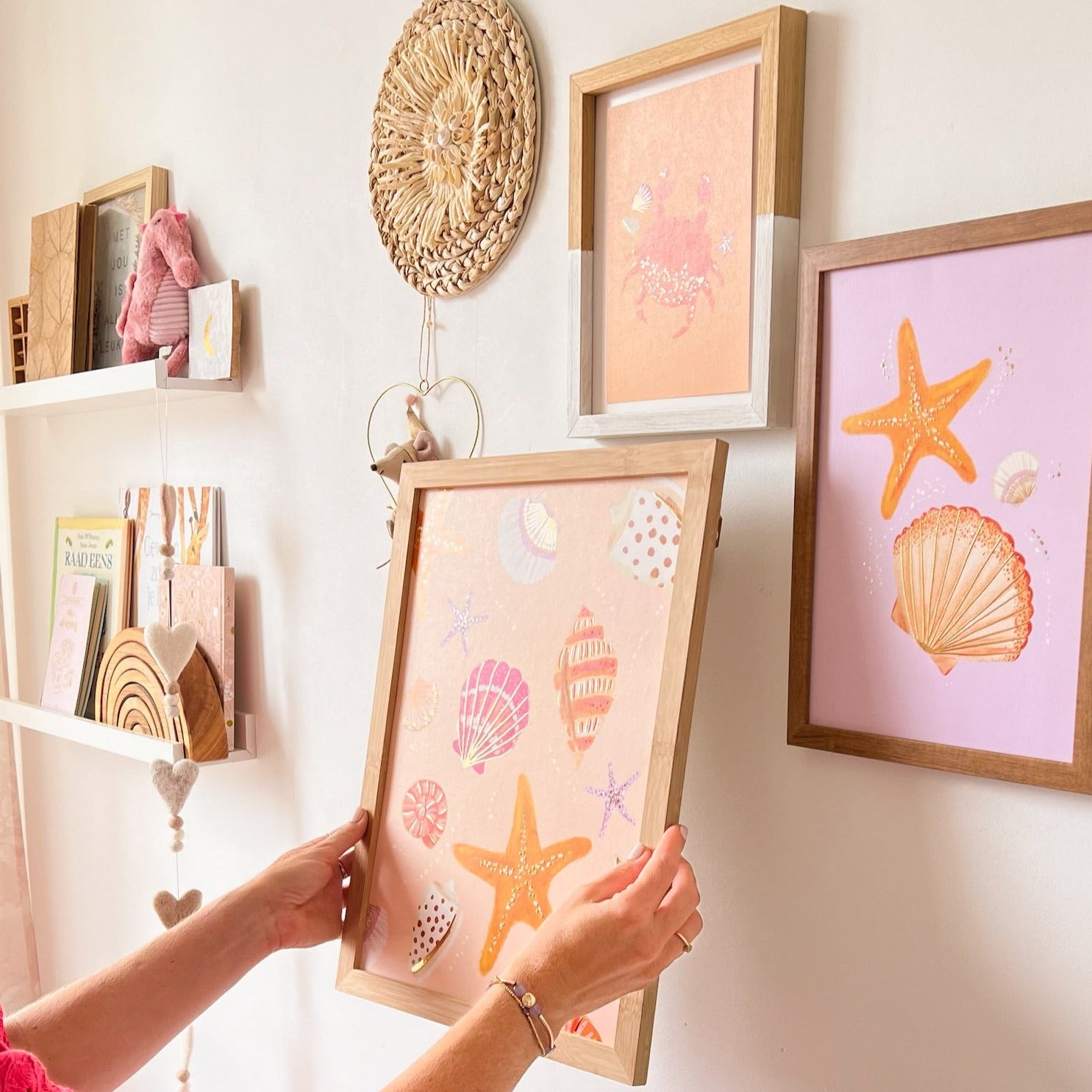 Goudfolie kinderkamer poster - Schelpen peach - 30x40cm