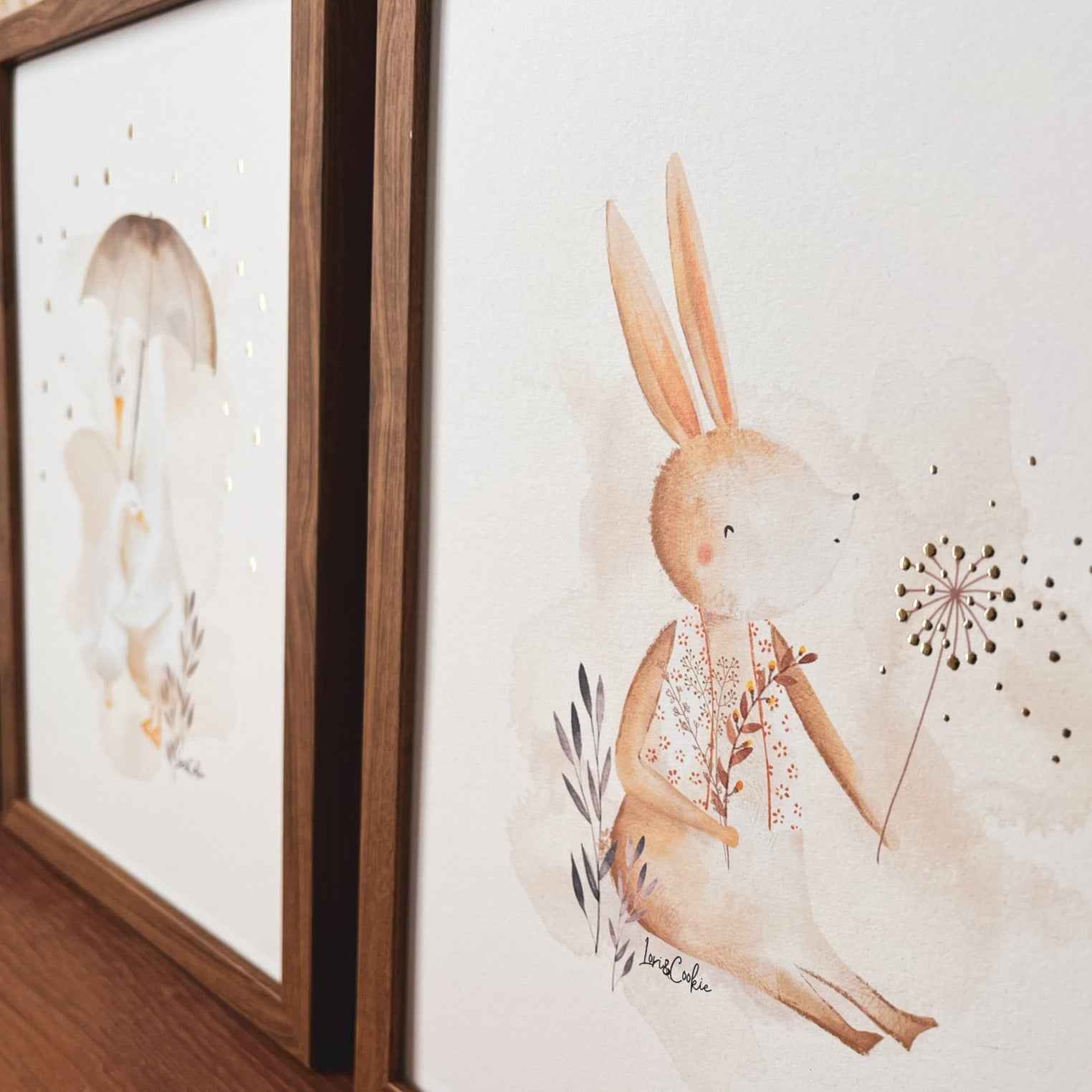 Goudfolie kinderkamer poster set van 2: "Bobbie Gans" & "Mia Konijn" - A3 & A4