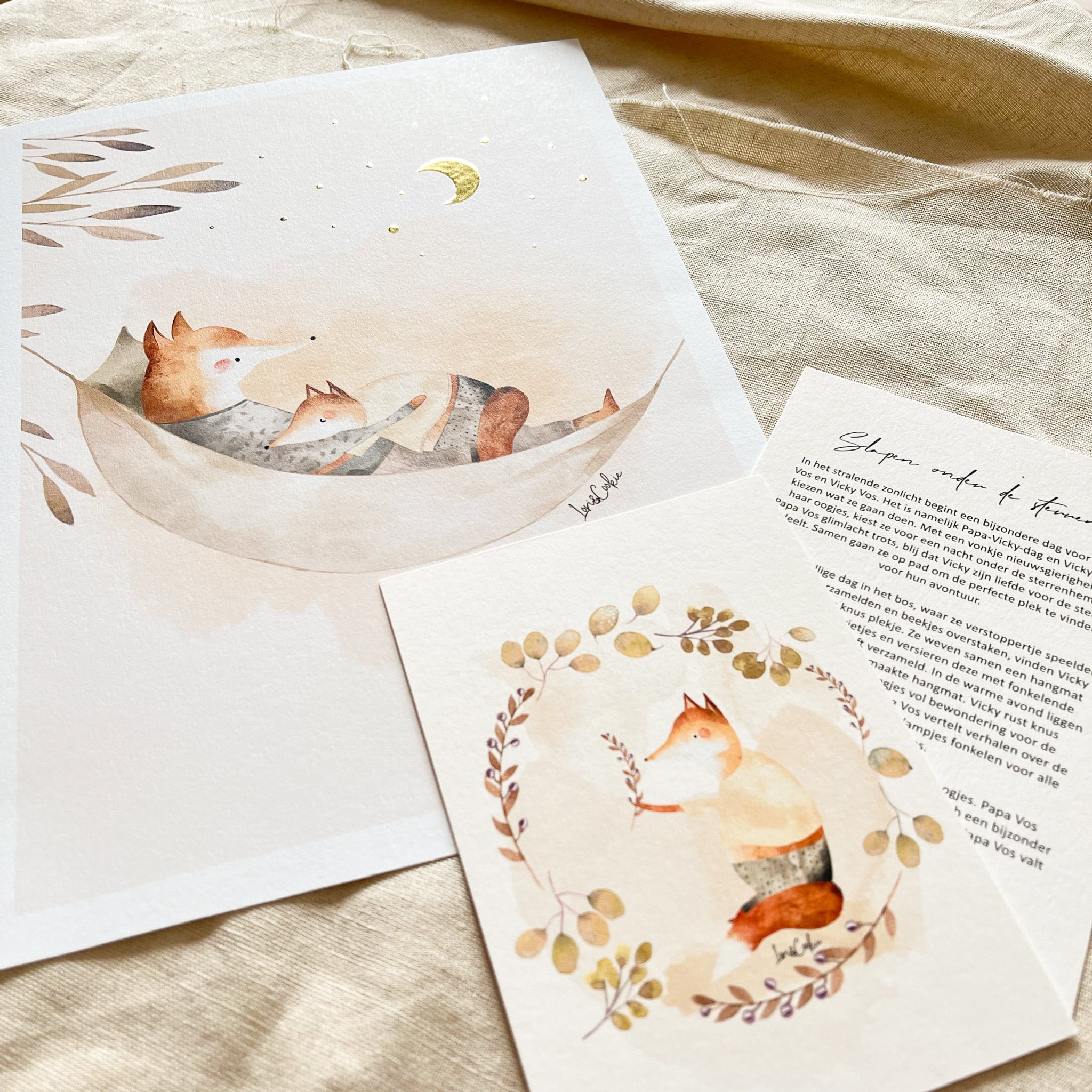 Handgeschilderde kinderkamer poster met goudfolie – "Papa & Vicky Vos" (A3/A4)