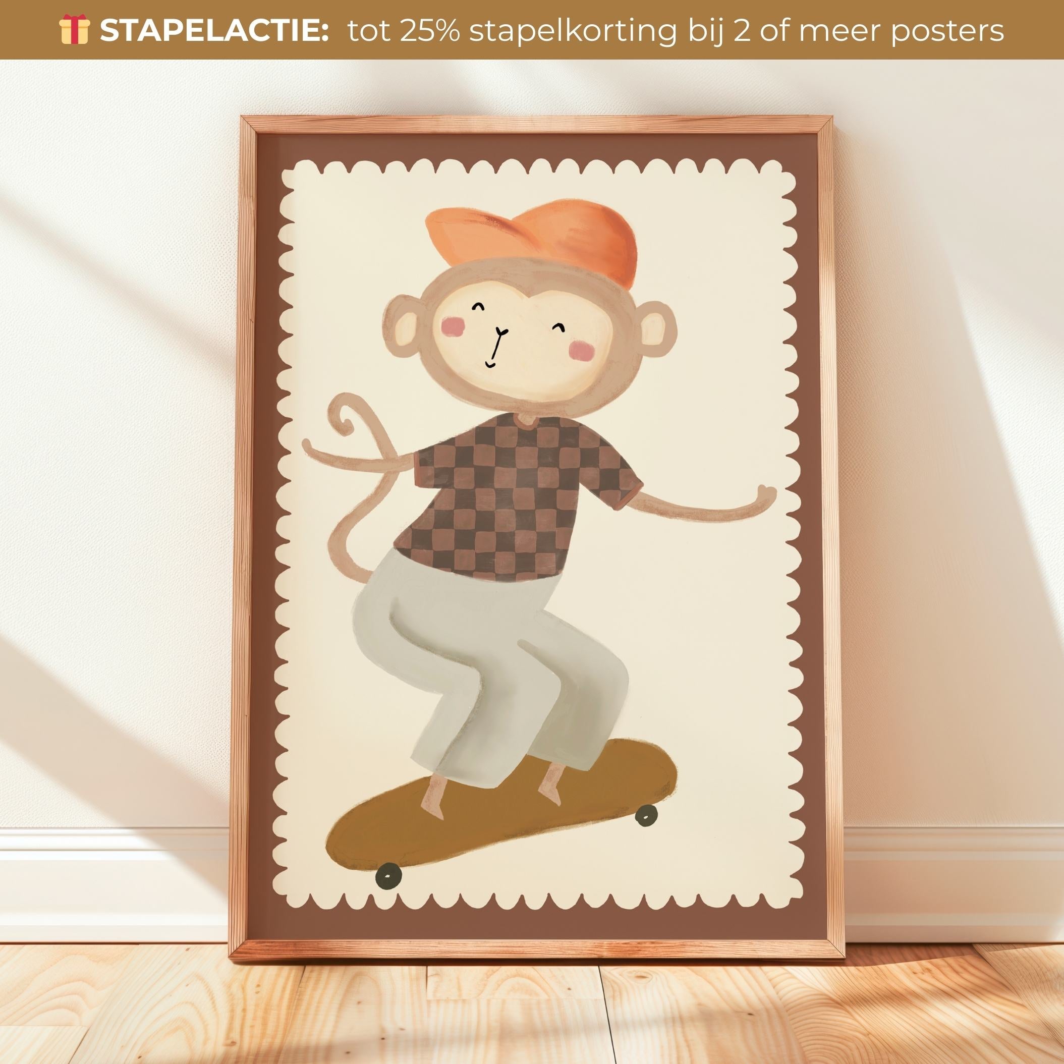 Handgeschilderde Kinderkamer poster met het aapje Skater Sam. Door Lori & Cookie Kidsdeco