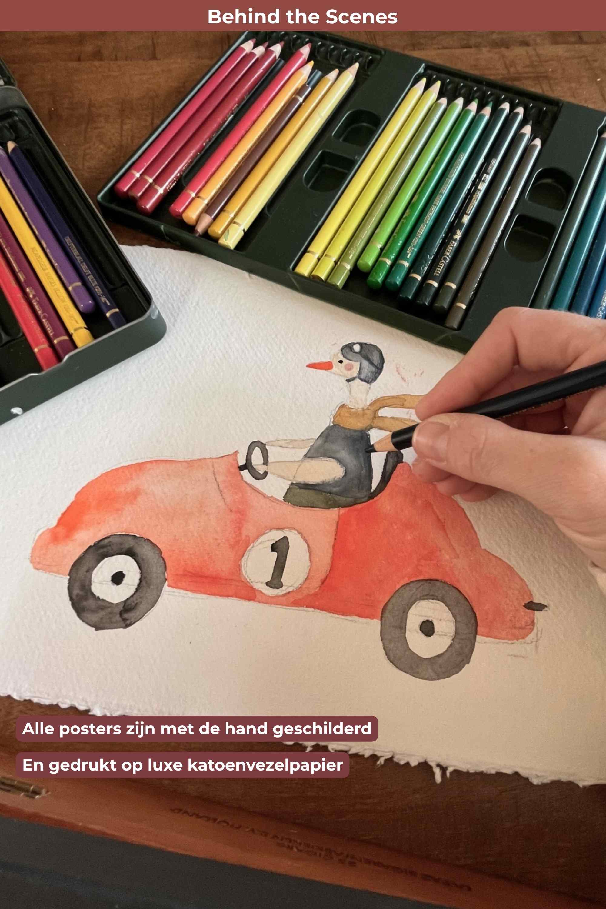 Behind the scenes, Suzan schildert raceauto poster voor de nieuwste kinderkamerposter collectie met goudfolie details.