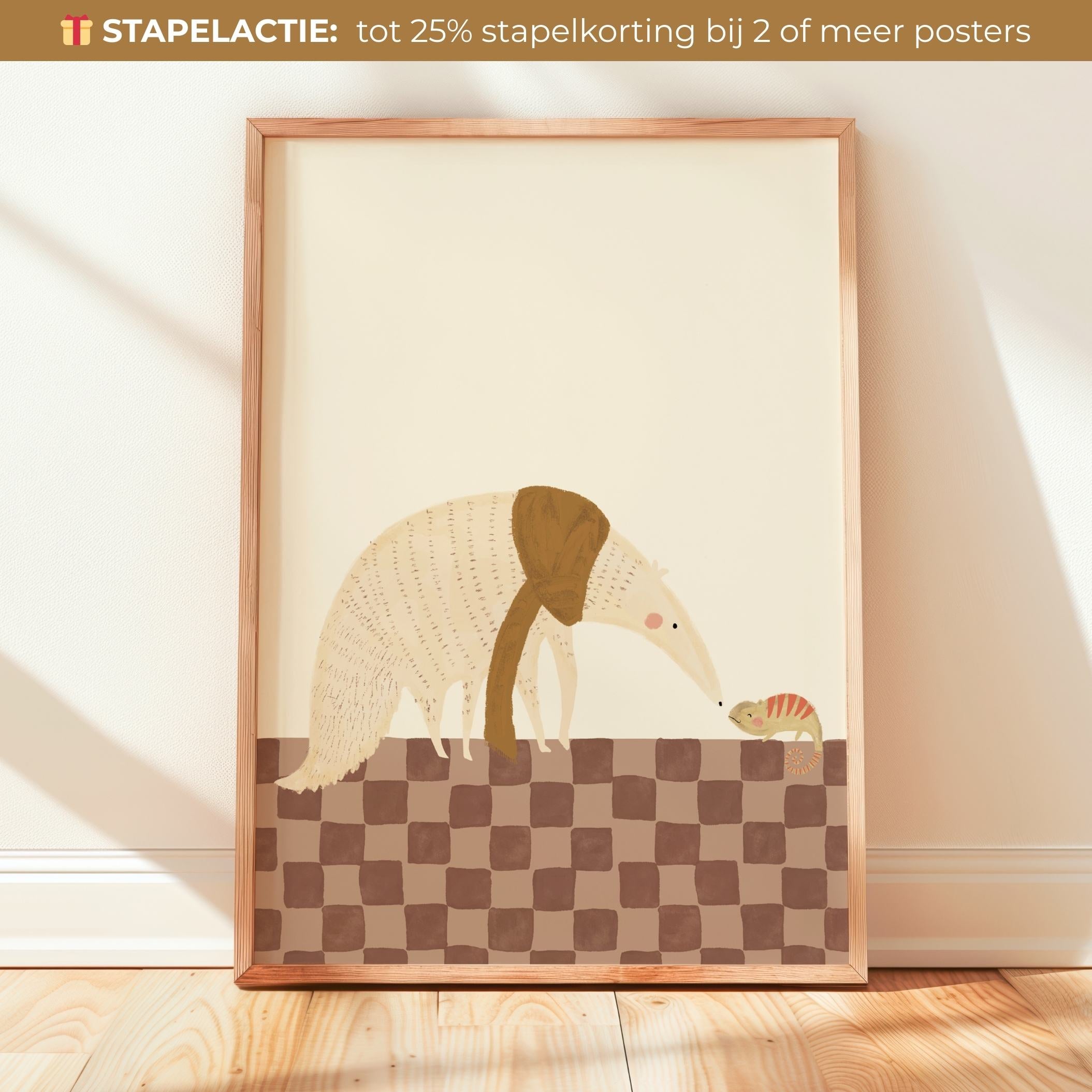 Handgeschilderde Kinderkamer poster met Miereneter met sjaal. Door Lori & Cookie Kidsdeco